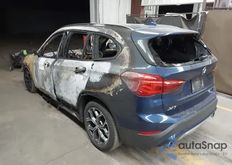 2021 BMW X1 xDrive28I z USA, uszkodzony, nr VIN WBXJG9C07M3M70873